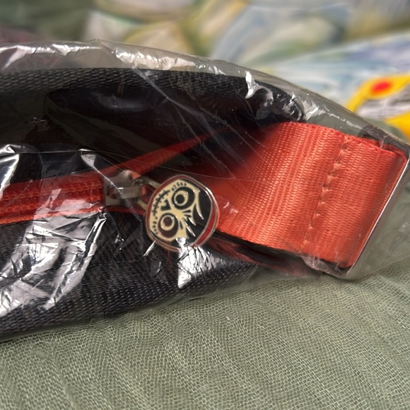 Harvey’s Seatbelt Pixar Coco Large Crossbody Sold Out NIP - Picture 7 of 8